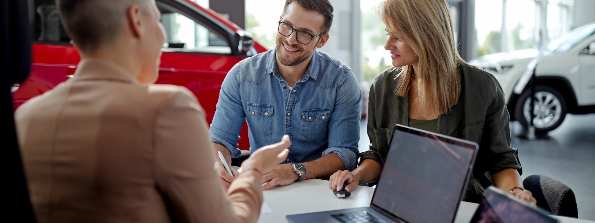 couple buying car